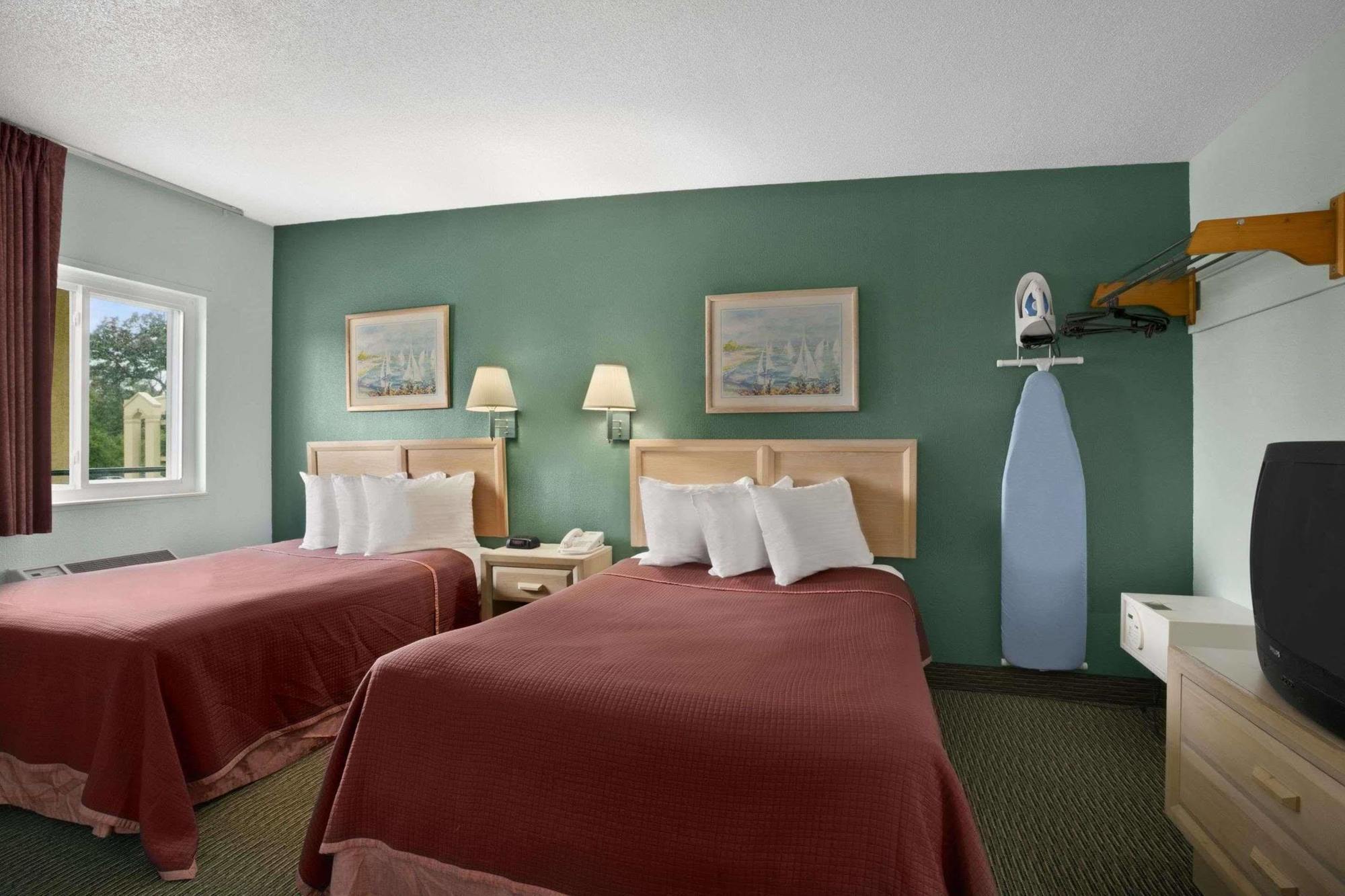 Cedar Cove Hotel Sandusky Exterior photo