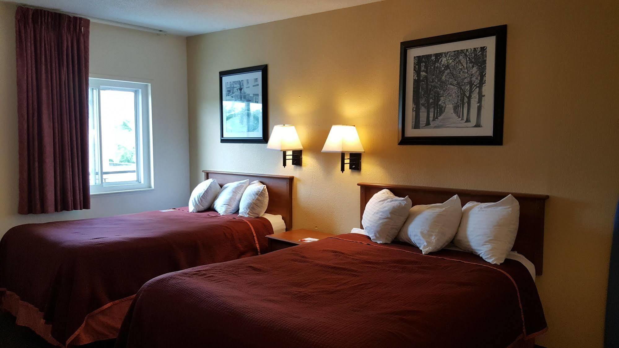 Cedar Cove Hotel Sandusky Exterior photo